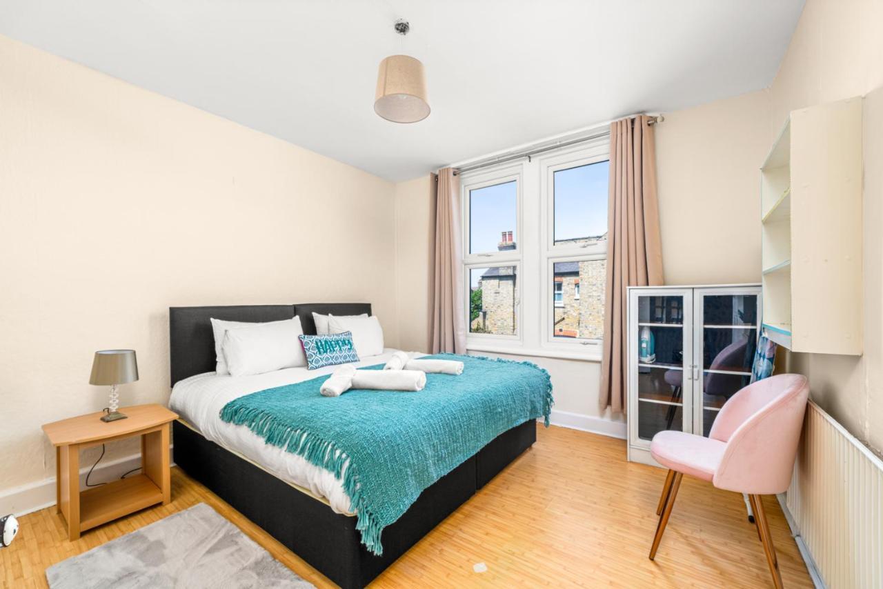 Homely 4-bedroom With 2 Baths & Free Parking * Londres