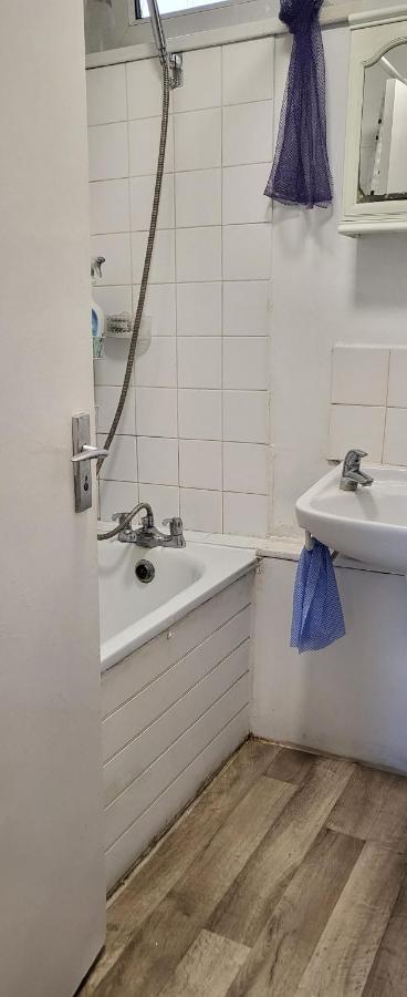 Double In A Cosy Flat In Tooting *