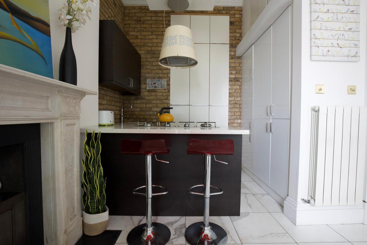 Large 2 Beds Flat Overlooking Clapham Common Park