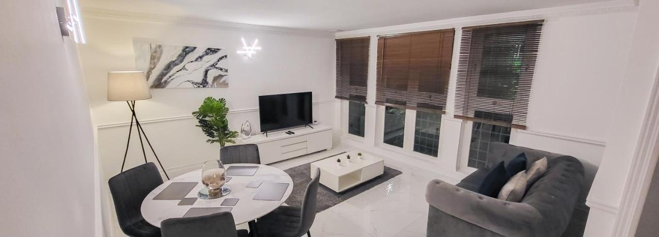 Stunning 2 Bedroom In Canary Wharf - Morland Apartment *