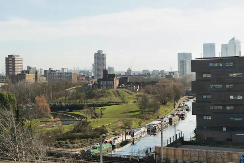 Beautiful With Large Balcony * Londres