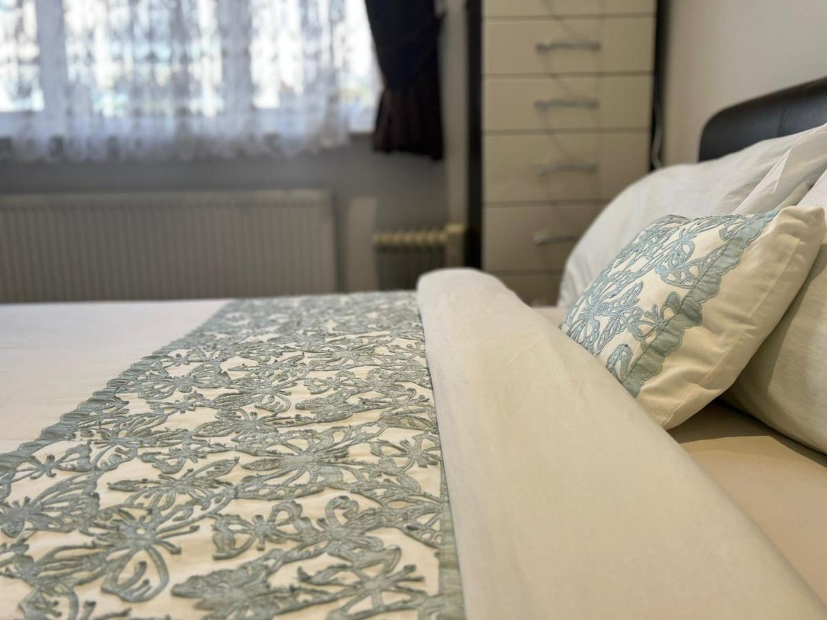 Quarto em Acomodações Particulares Deluxe Near Tottenham Hotspur Stadium *