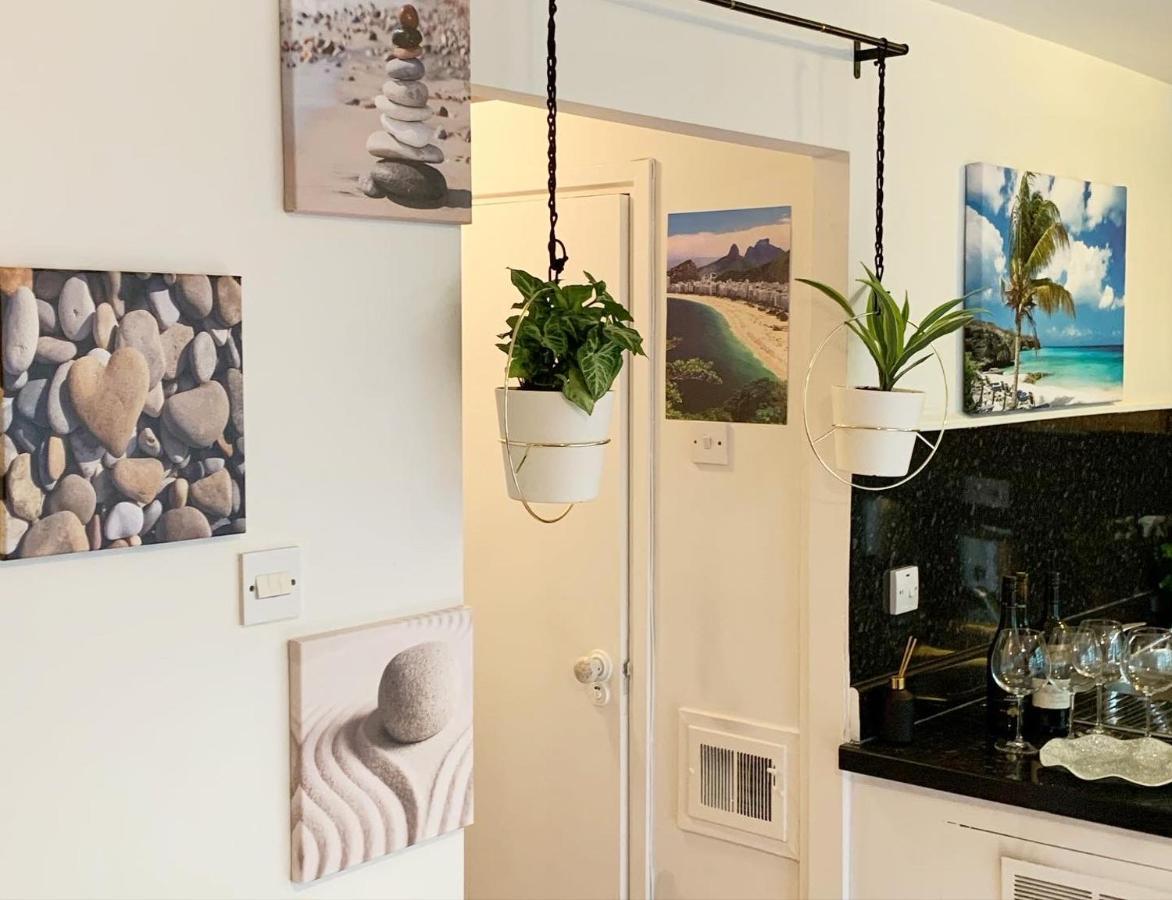Apartment Garden Beautiful Cozy Flat , Recent Decorated. London