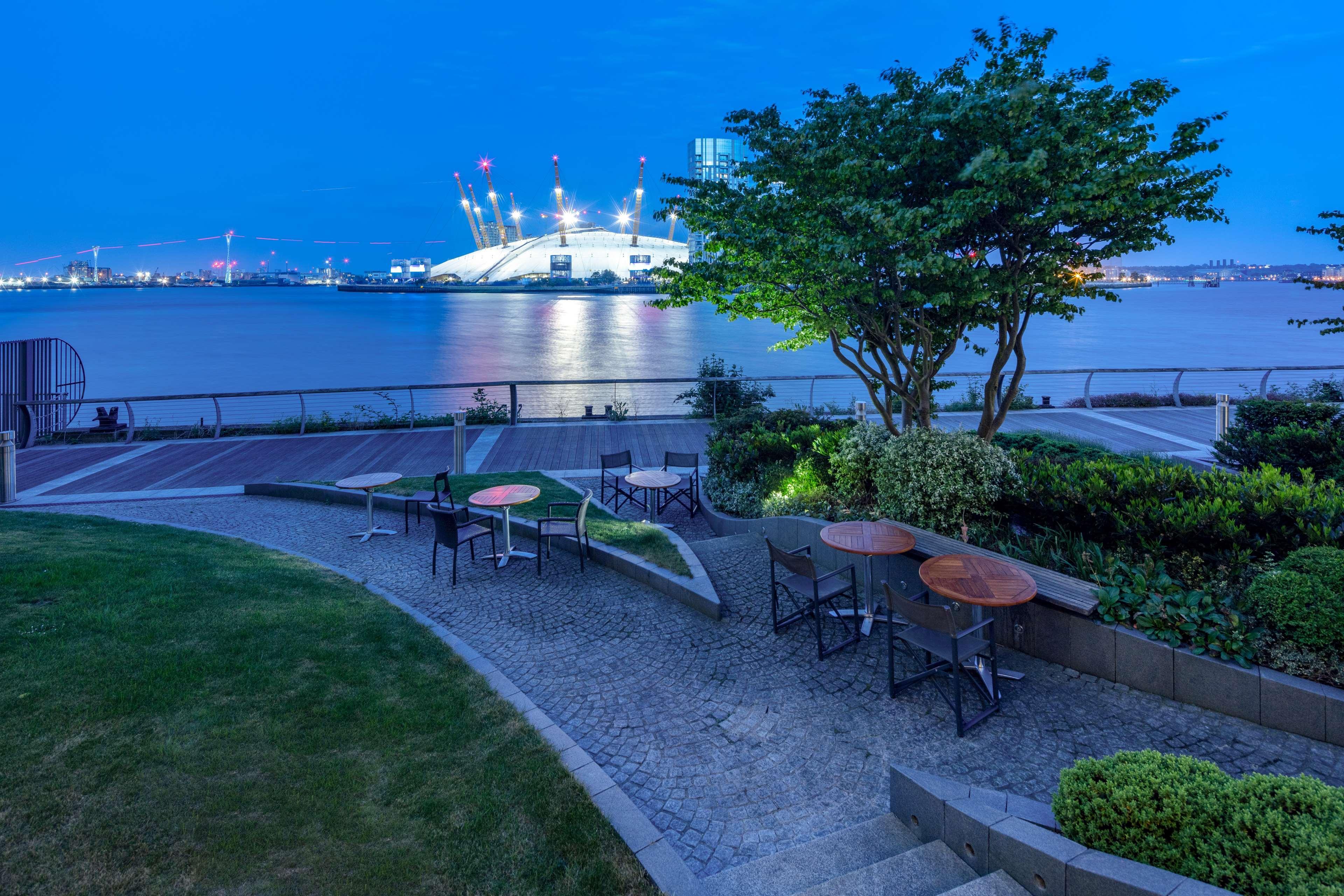 Radisson Blu Hotel, Canary Wharf East 4*
