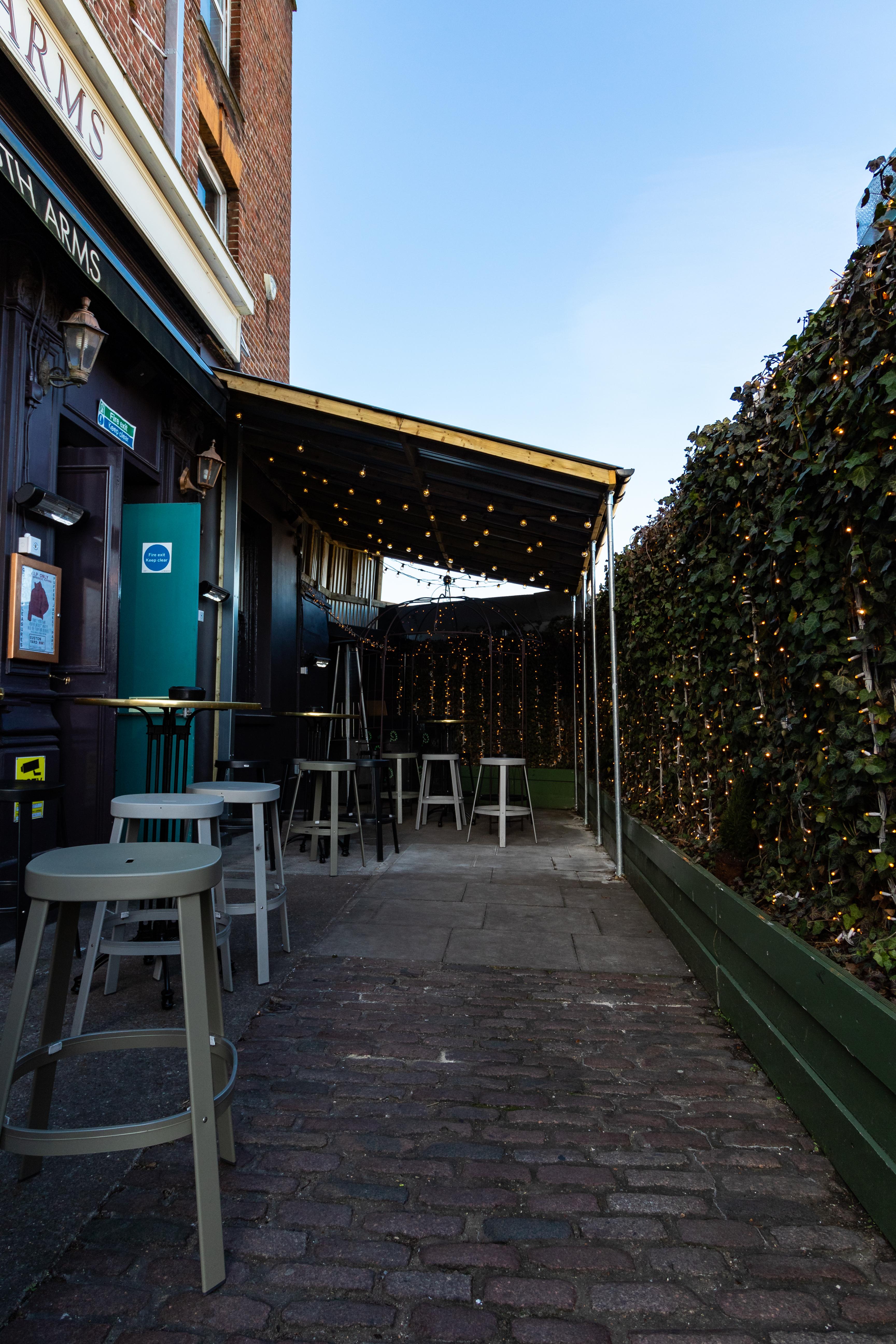 Publove @ The Exmouth Arms, Euston Hostal *
