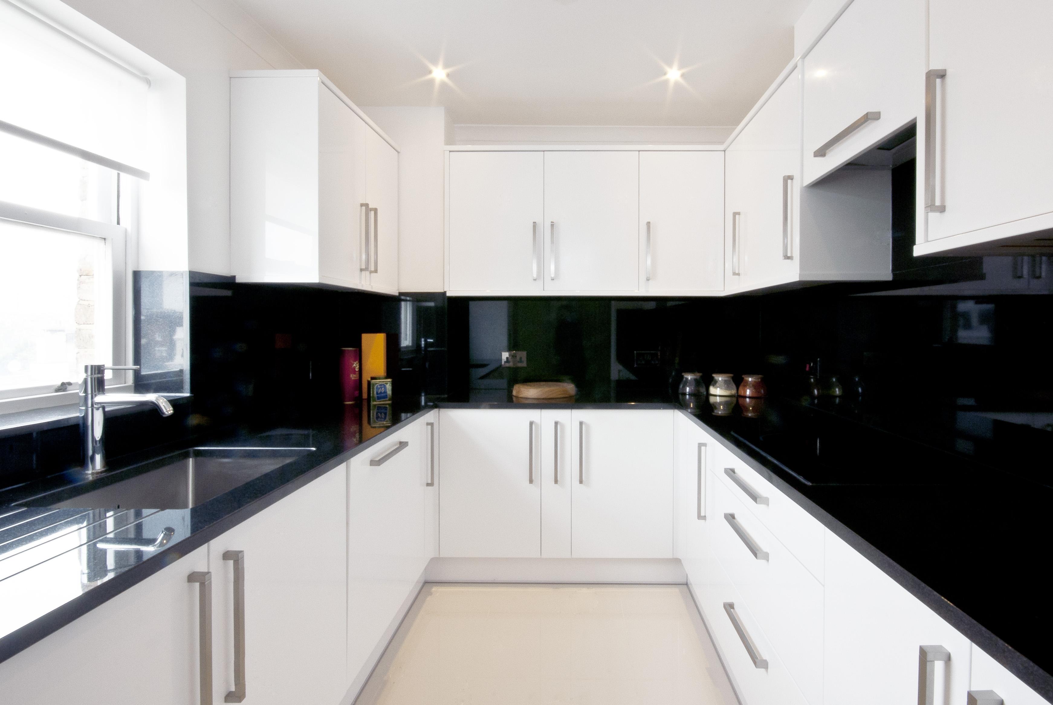 Apartahotel Queensgate Court 4*