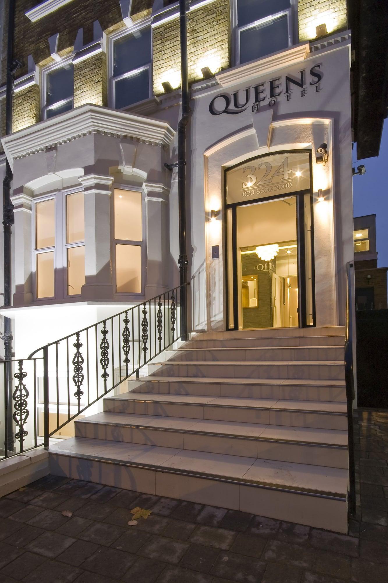 Queens Hotel 3*