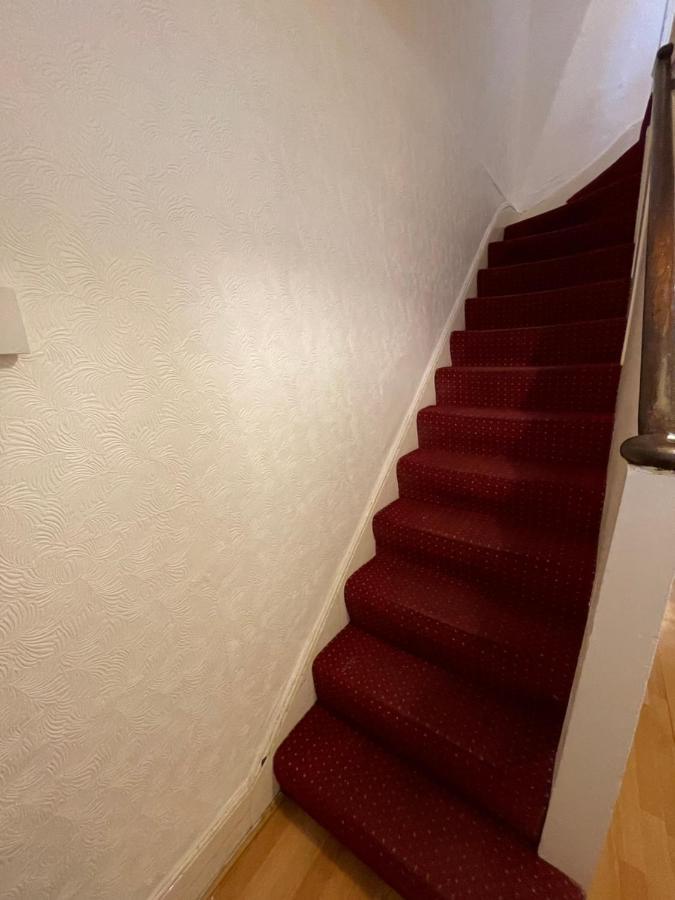Homestay Elmdene Road London
