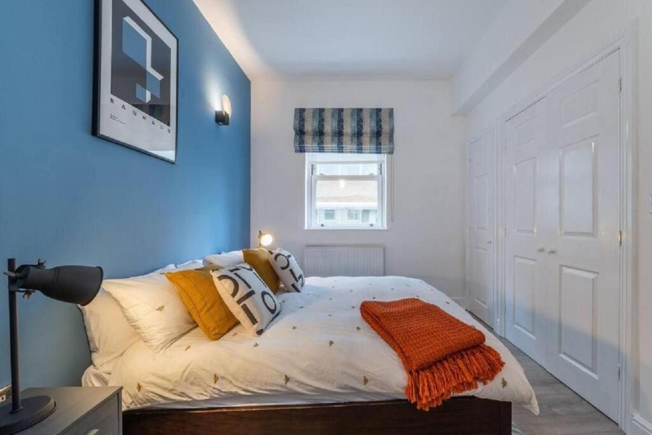 Two Bedroom - Tower Bridge - By Prime M-5