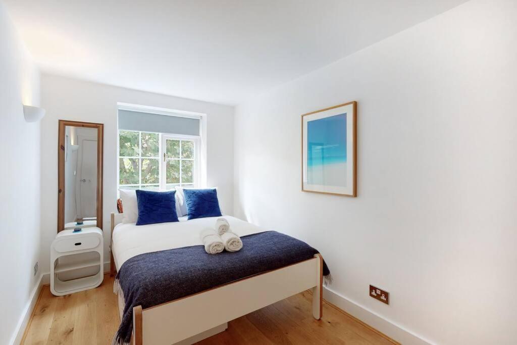 Lovely 2 Bedroom Flat Overlooking Canary Wharf Londres