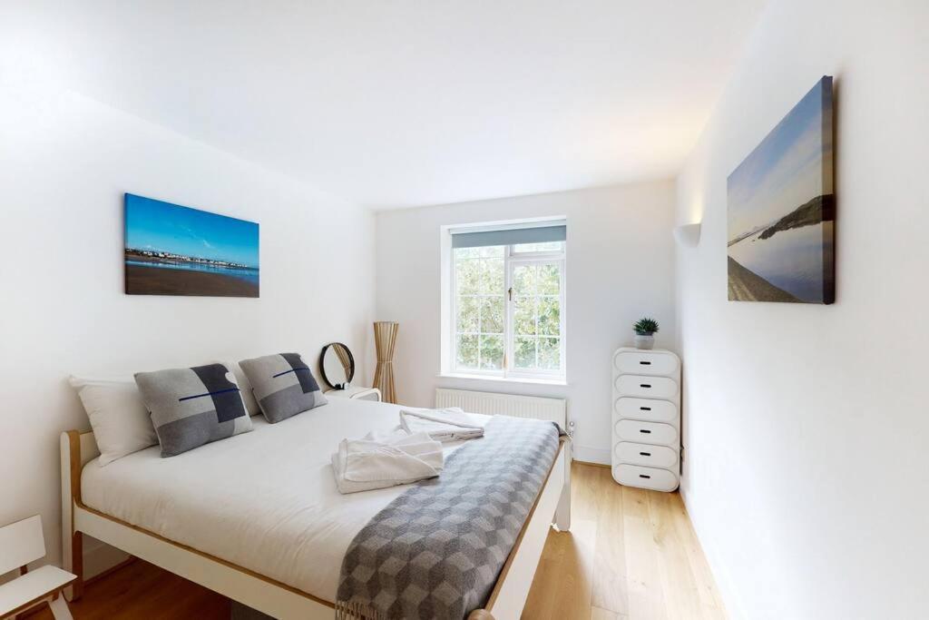 Lovely 2 Bedroom Flat Overlooking Canary Wharf Apartamento *