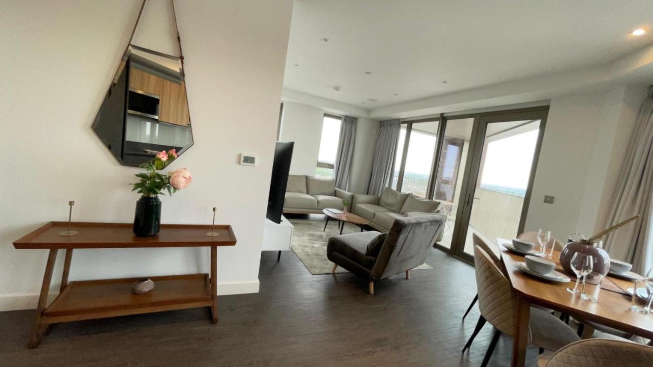 Luxury Three Bed By Excel Apartment London
