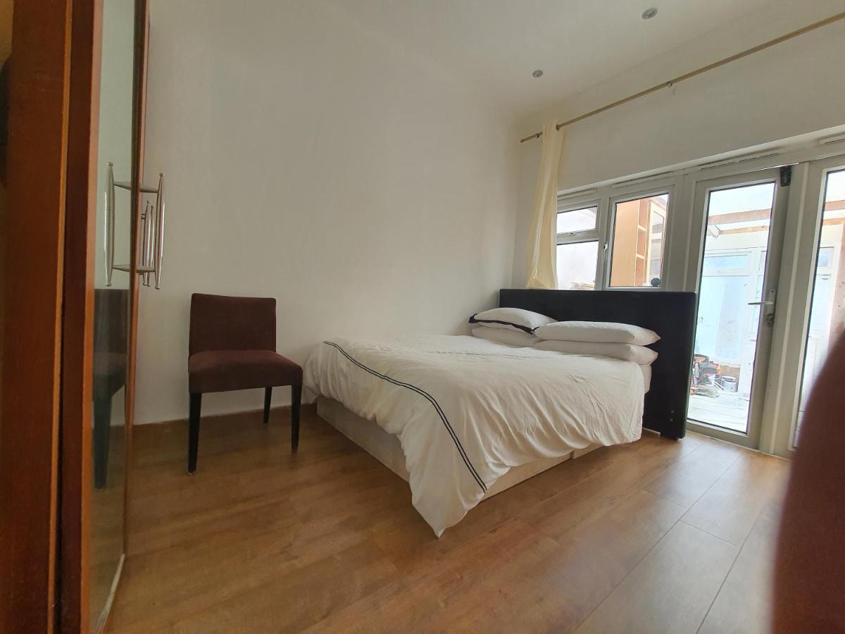 Private Room- Direct Travel Central/ Heathrow Maison d'hôtes *