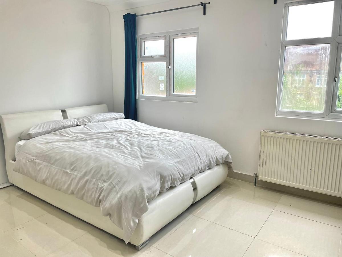 Maison d'hôtes Private Room- Direct Travel Central/ Heathrow