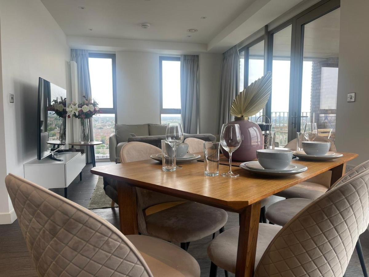 Apartment Luxury Three Bed By Excel London