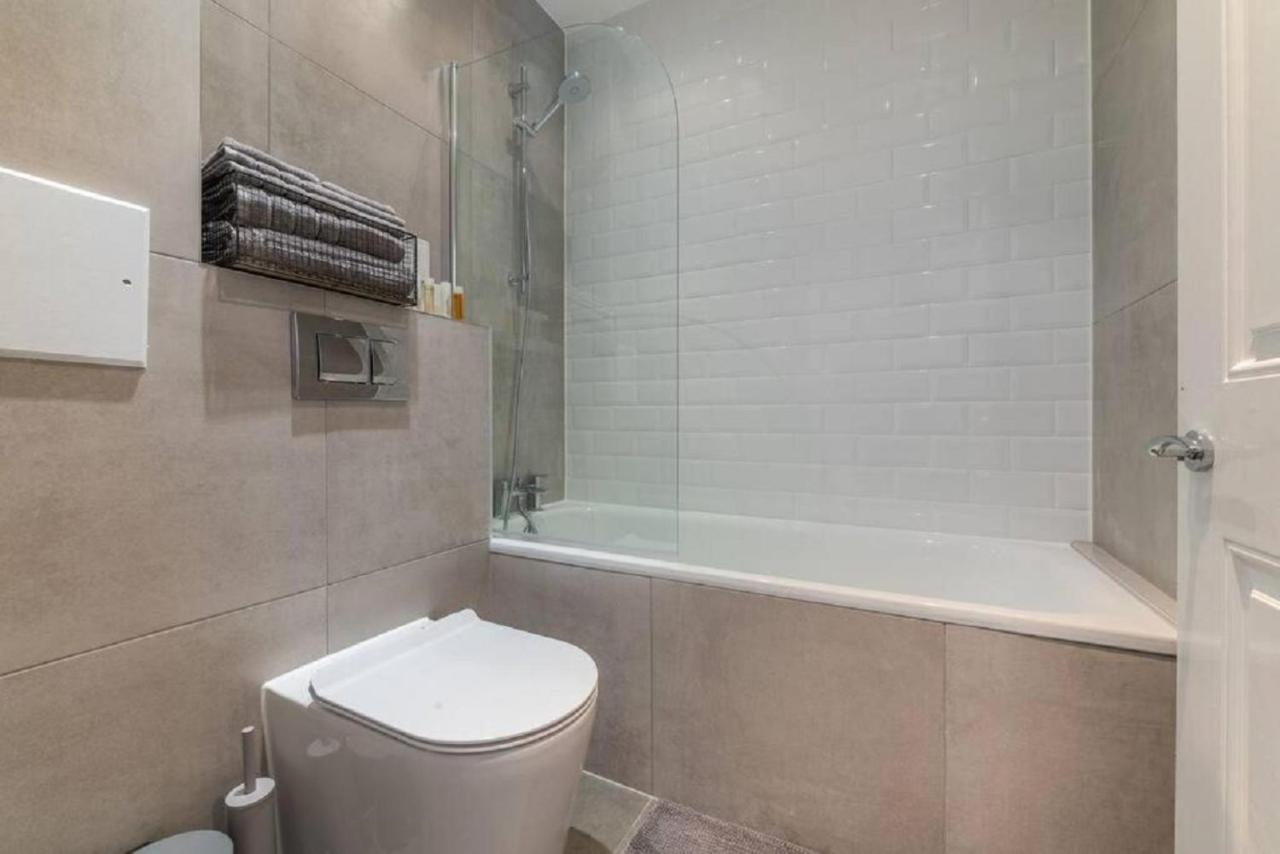 Two Bedroom - Tower Bridge - By Prime M-5 * London