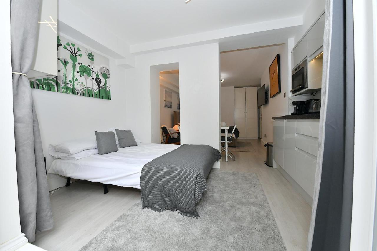 Very Close To Line Underground Shepherds Bush And Westfield Newly Refurbished * Londres