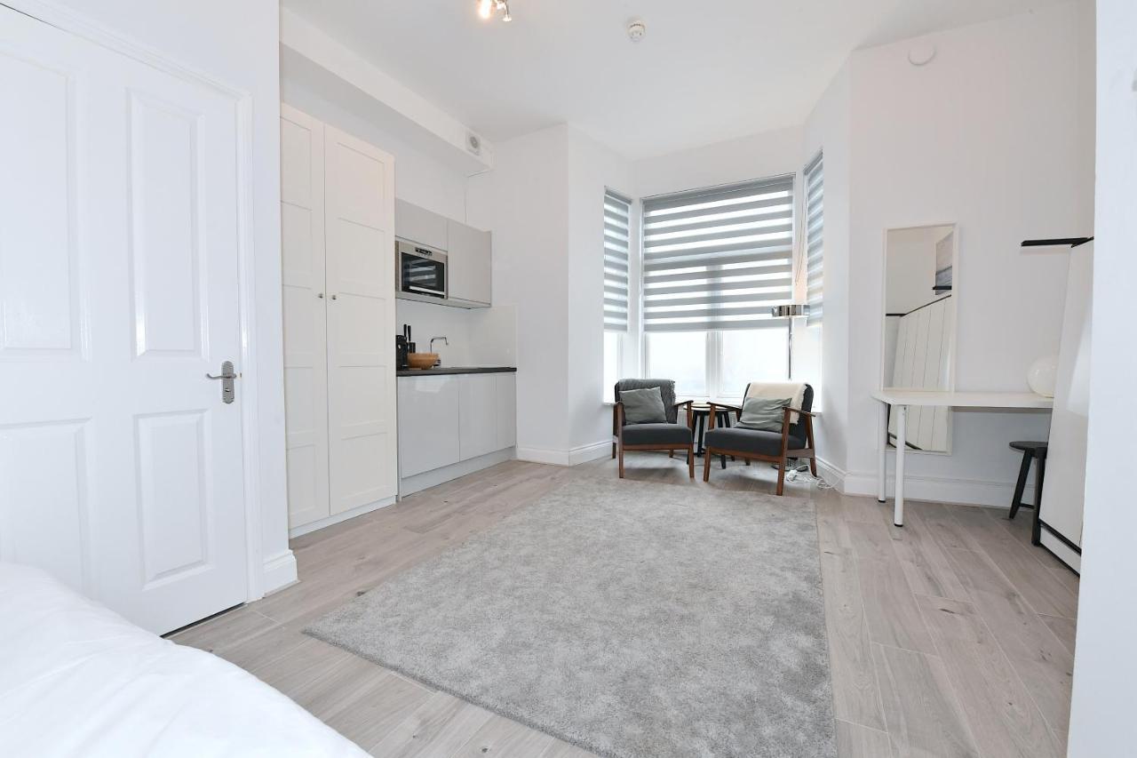 Very Close To Line Underground Shepherds Bush And Westfield Newly Refurbished Apartamento Londres