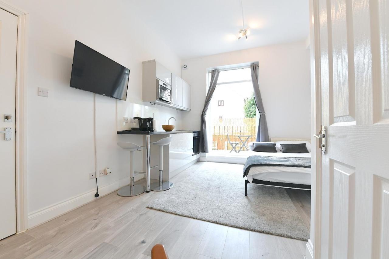 Very Close To Line Underground Shepherds Bush And Westfield Newly Refurbished Apartamento Londres