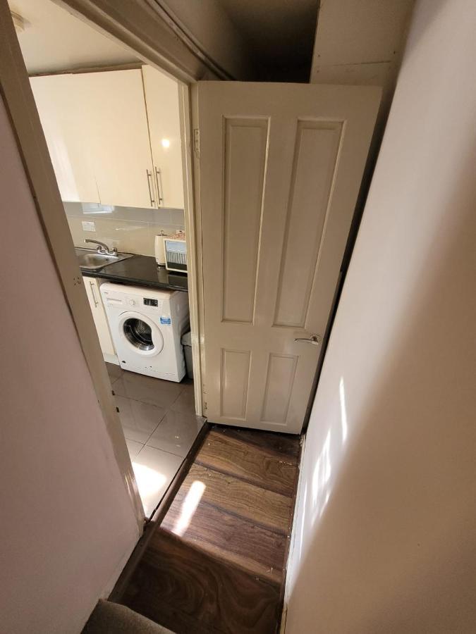 43 Kimberly Road Apartment *