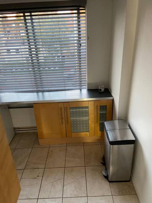 Lovely 3 Bedroom Family In Central Apartment *