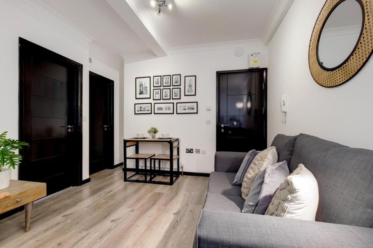 Langdon Brooks Apartamento