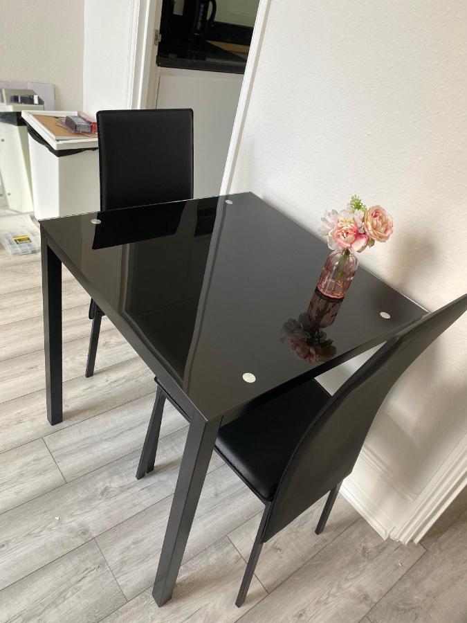 Spacious 2 Bedroom Flat In Paddington Apartment *