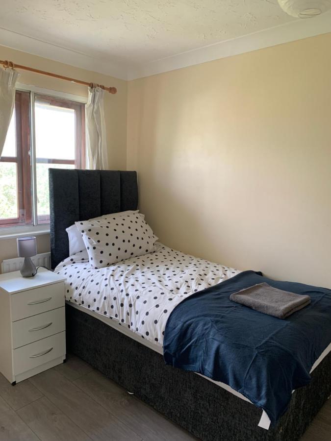 Large, Spacious 3 Bedroom Sleeps 6, For Contractors And Holidays In Lewisham, Greater - 1 Free Parking Space & Free Wifi Apartamento Londres