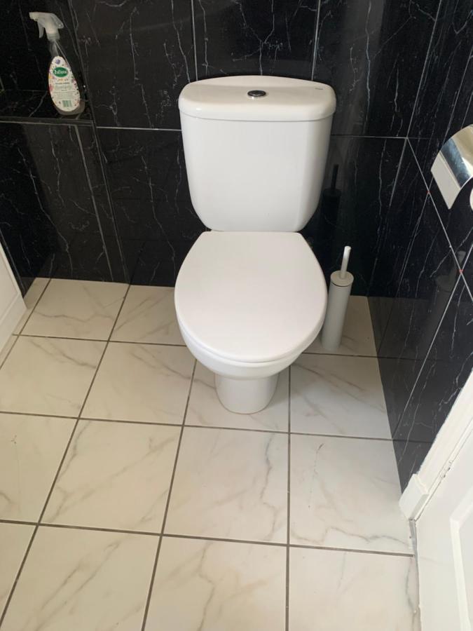 Large, Spacious 3 Bedroom Sleeps 6, For Contractors And Holidays In Lewisham, Greater - 1 Free Parking Space & Free Wifi Apartamento *