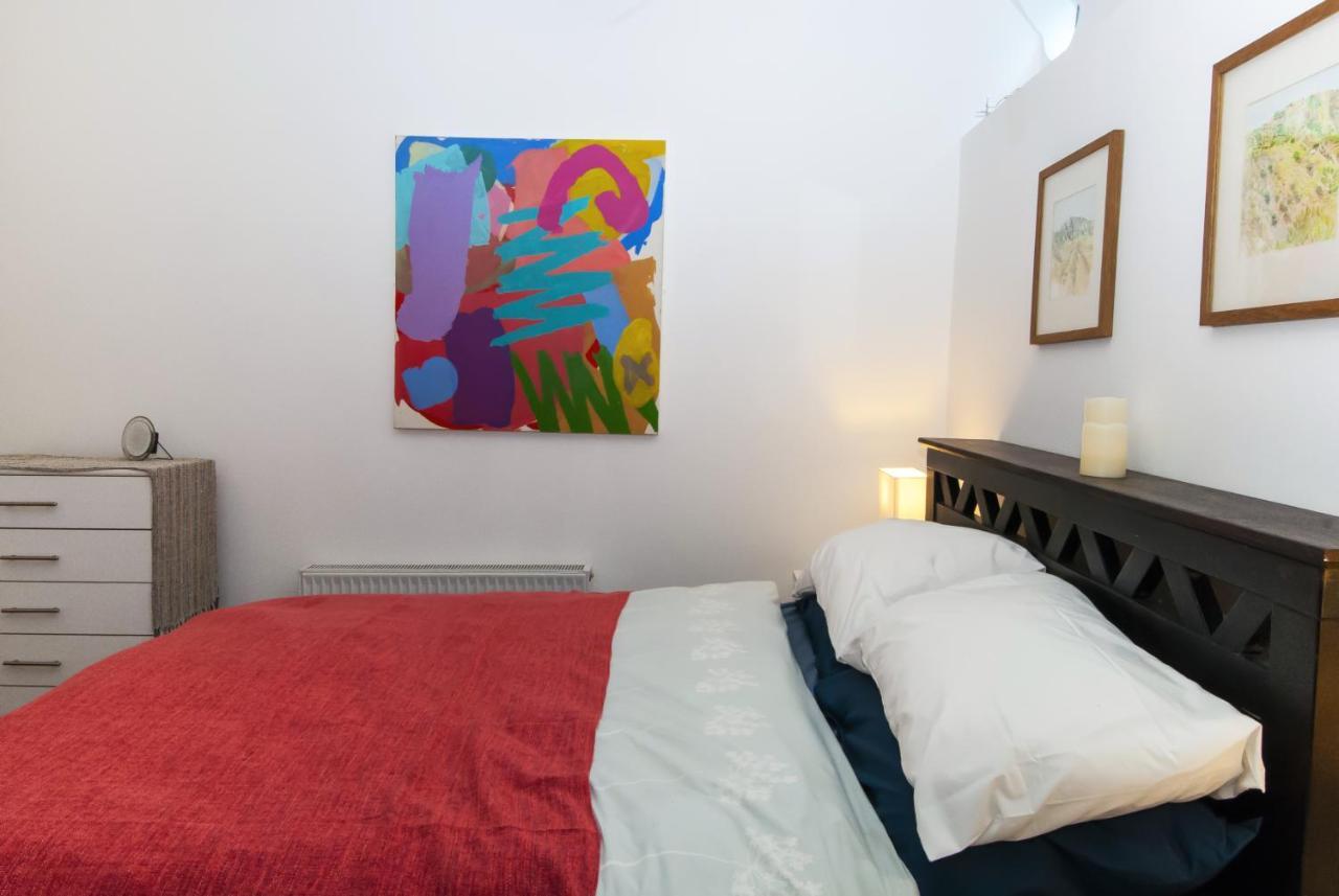 One Of A Kind - Converted Ship In The Heart Of Bateau-hôtel