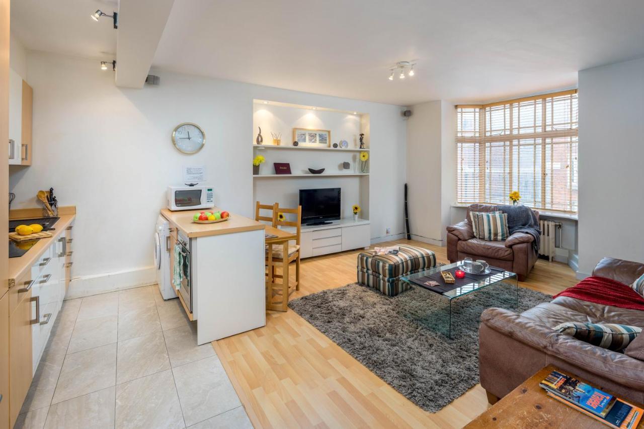 Joivy 2-bed Flat Near Notting Hill Apartment