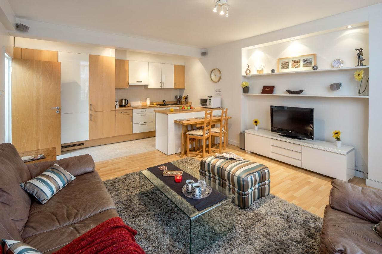 Joivy 2-bed Flat Near Notting Hill Apartment
