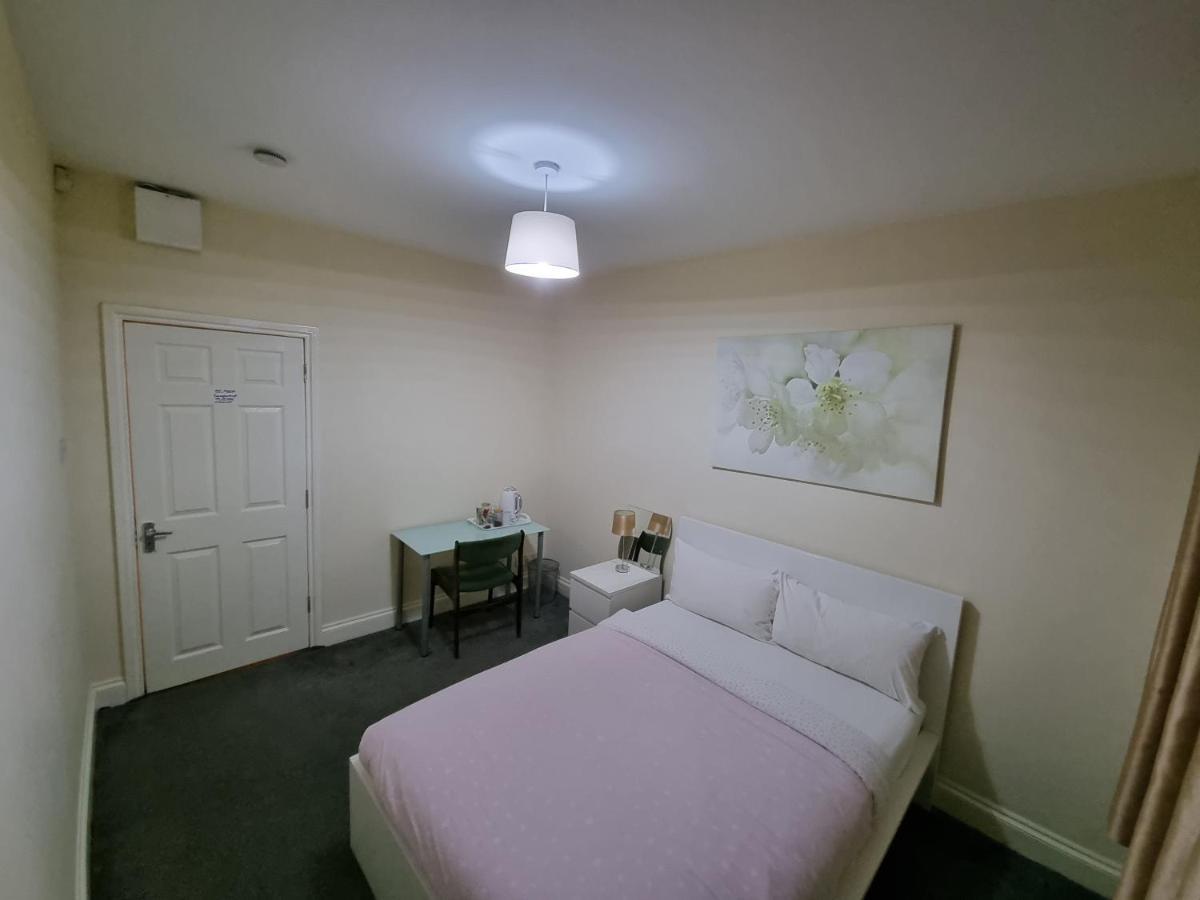 Homestay Guess Bungalow Wembley *
