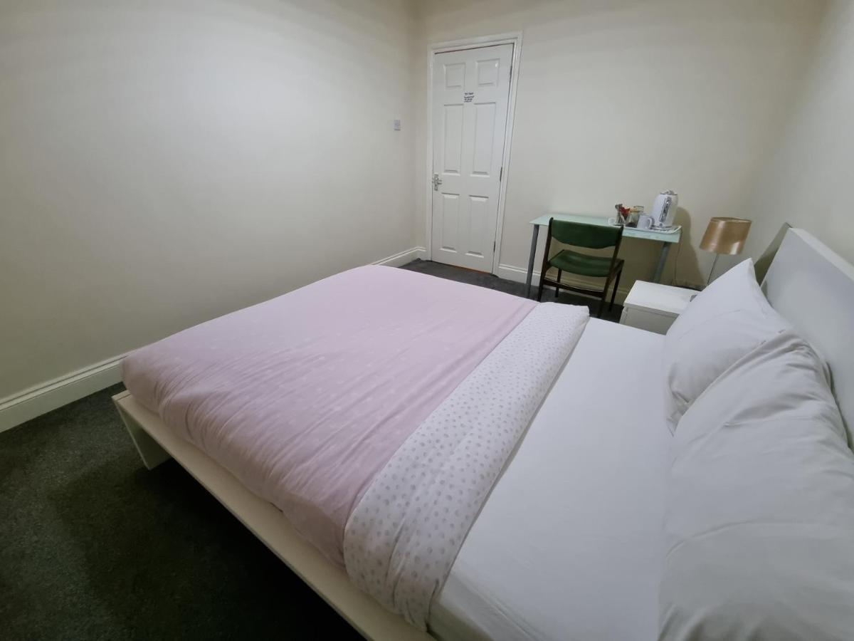 Homestay Guess Bungalow Wembley