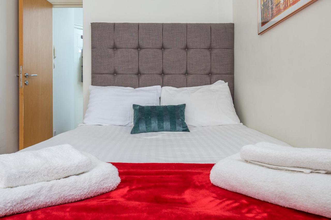 Joivy 2-bed Flat Near Notting Hill Apartment London