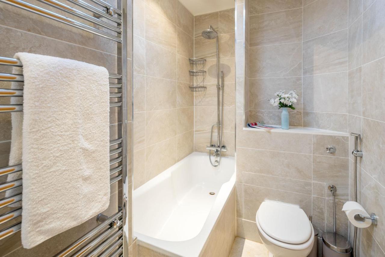 Joivy 2-bed Flat Near Notting Hill London
