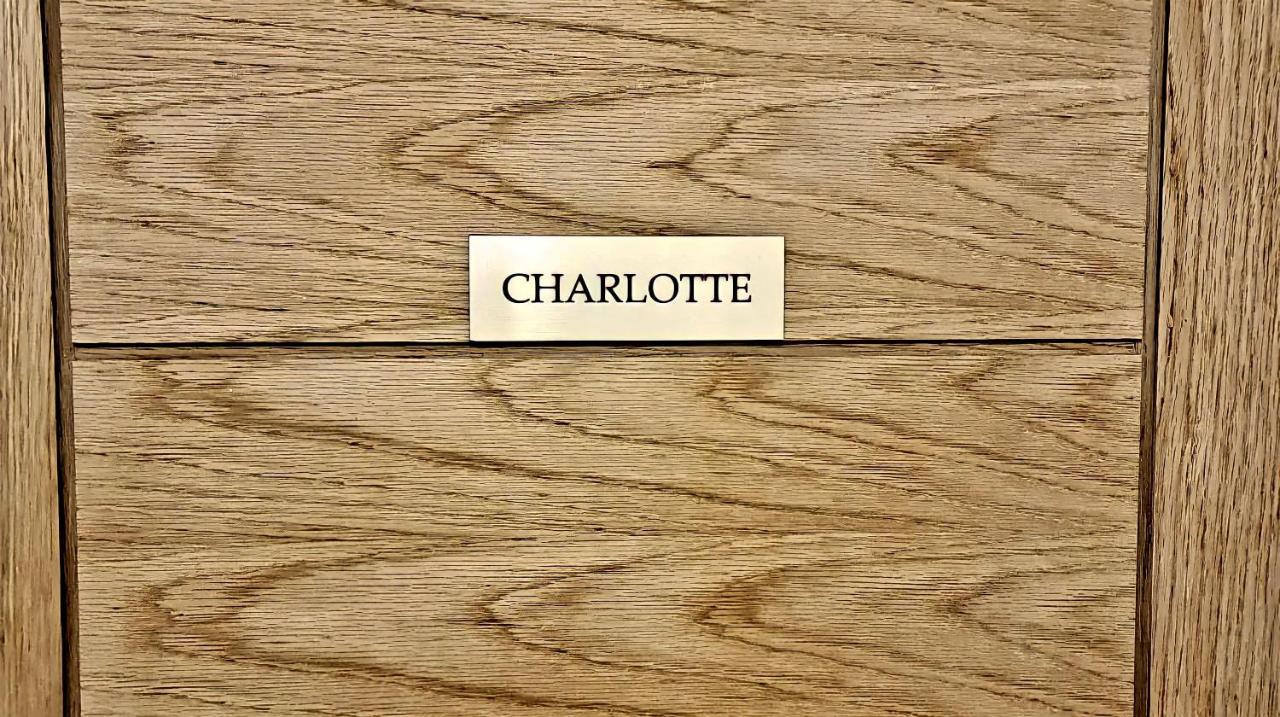 Charlotte Double *