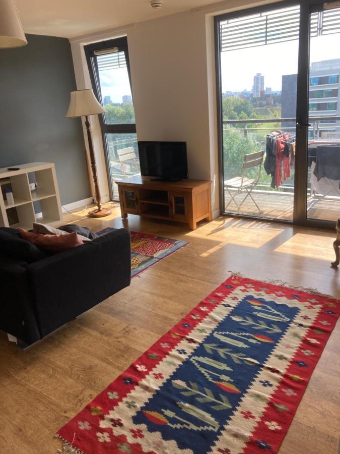 Beautiful With Large Balcony * Londres