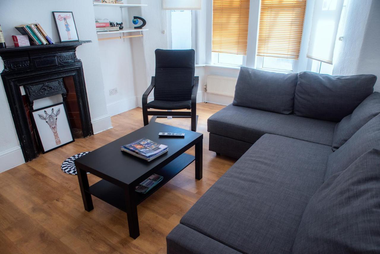 Vakantiehuis 4 Bedroom House Parking & Garden Near Central Londen