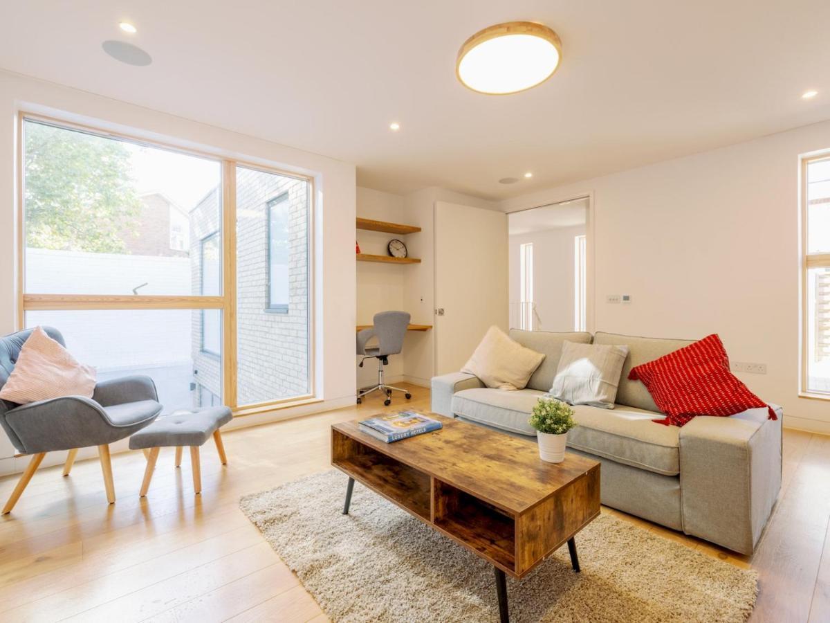 Pass The Keys - Spacious Modern Flat With Garden, In South West Vakantiehuis