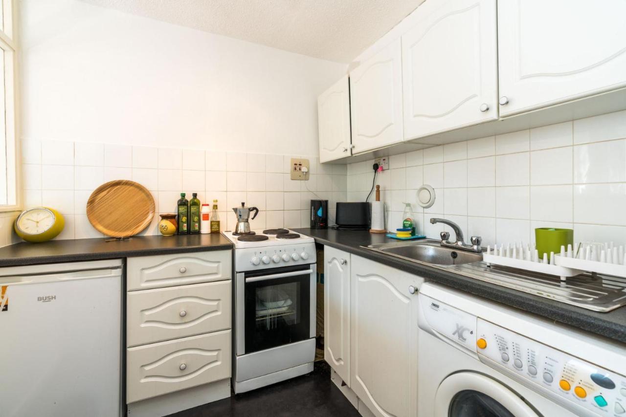 Bright & Cosy Close To Casa de Férias Londres