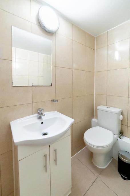 2 Bedroom