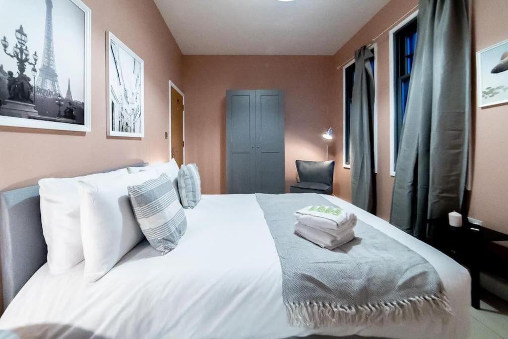 2 Bedroom