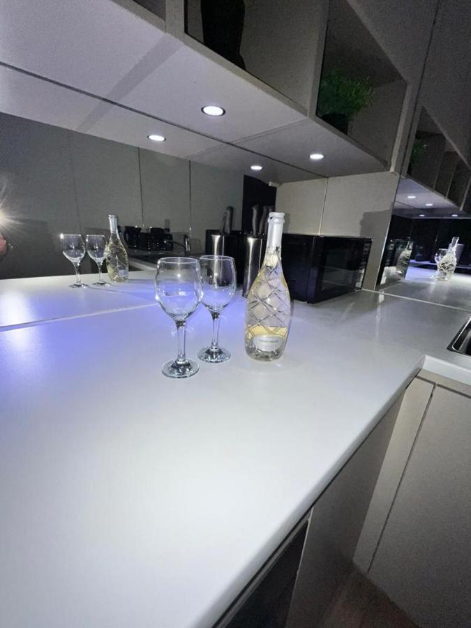 Luxurious Dlr Apartamento