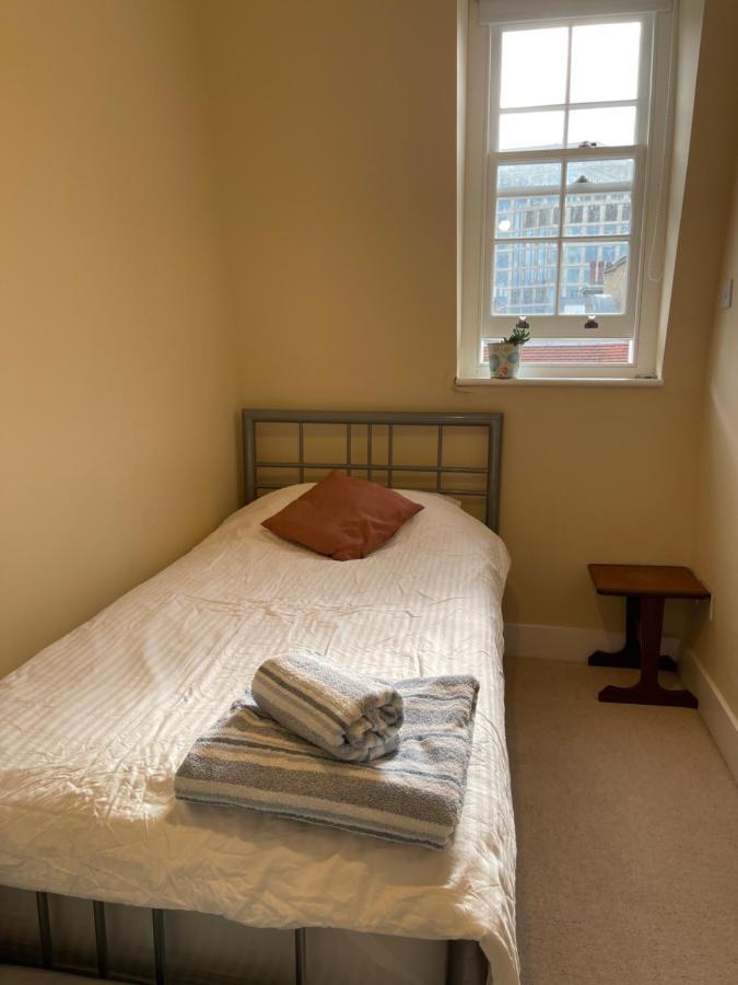 Apartment Penguin Flat London