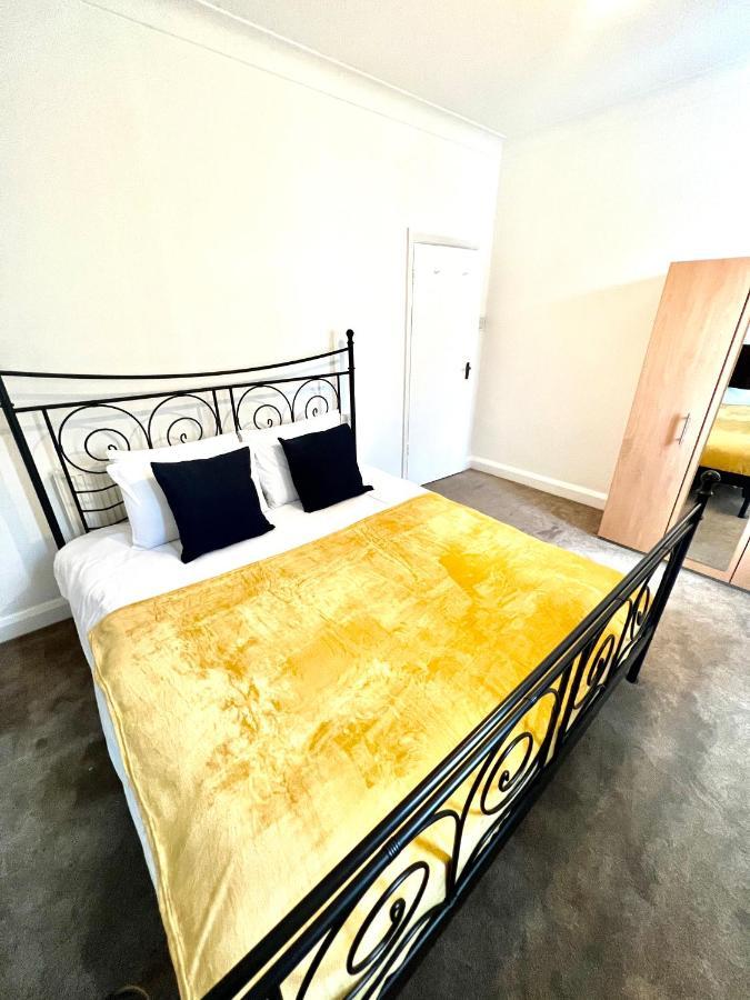 Spacious 3 Bed Flat Close To Central Apartamento *