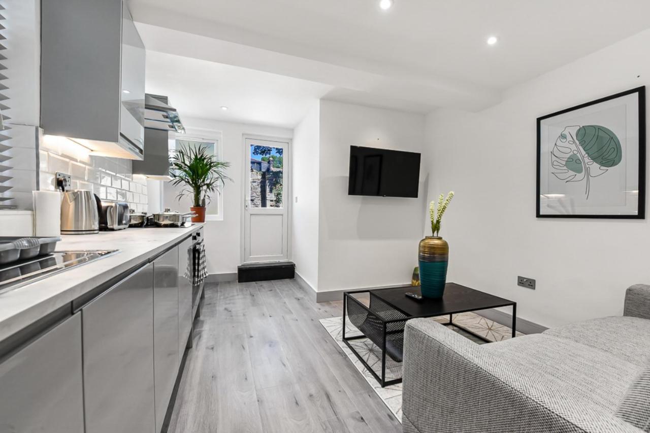 Lovely 2 Bedroom In Greater * Londres