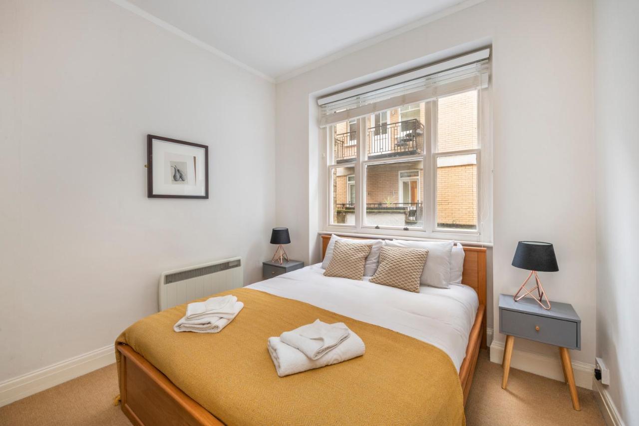 The Modern Manor - Fitzrovia - By Frankie Says Apartment