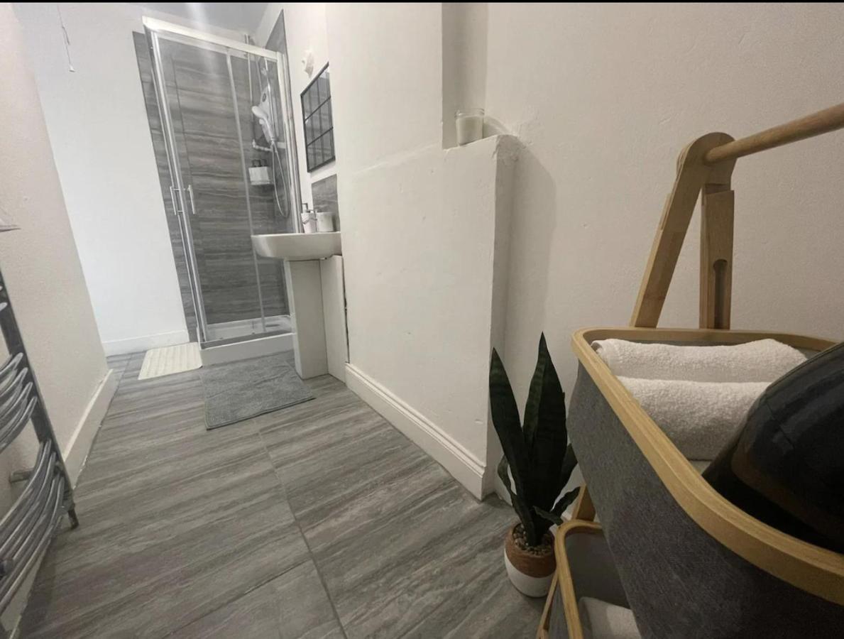 Charming 2 Bed Flat On Tower Bridge * Londres