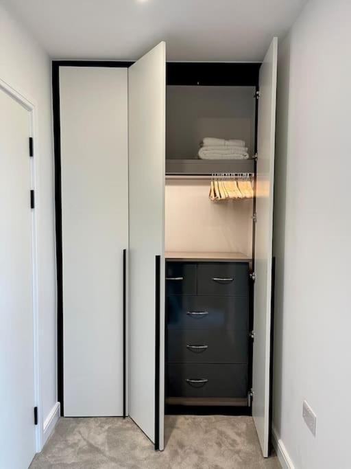 Luxurious High Spec 1 Bedroom *